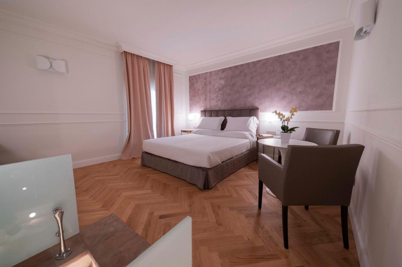 Palazzo Franceschini Hotel Cascia Kültér fotó