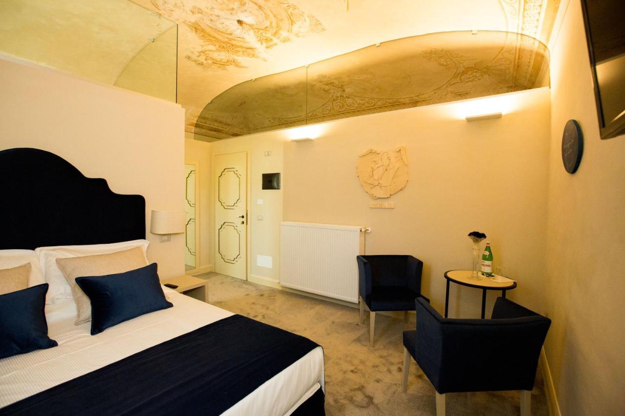 Palazzo Franceschini Hotel Cascia Kültér fotó